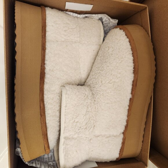 Steve Madden Crue-F Natural Sherling Boots. NIB. Size 9.5 - Picture 10 of 11